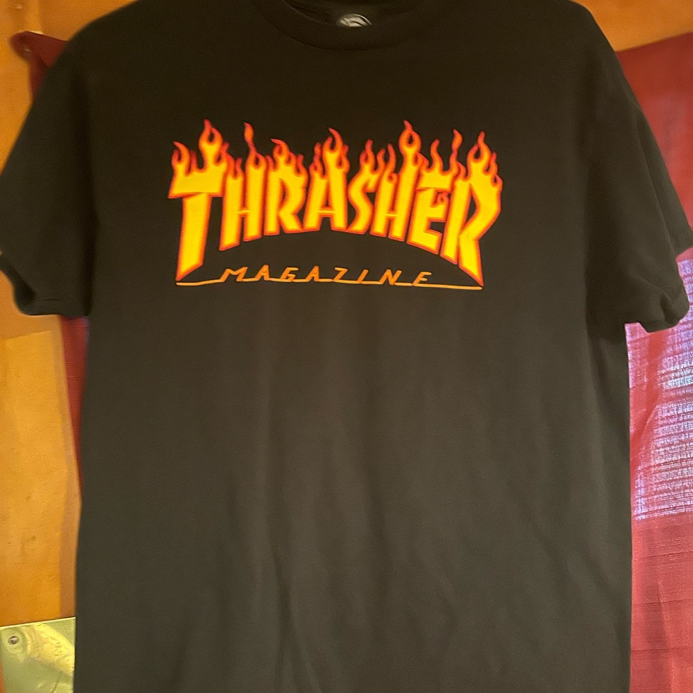 Women’s Thrasher Tshirt size medium